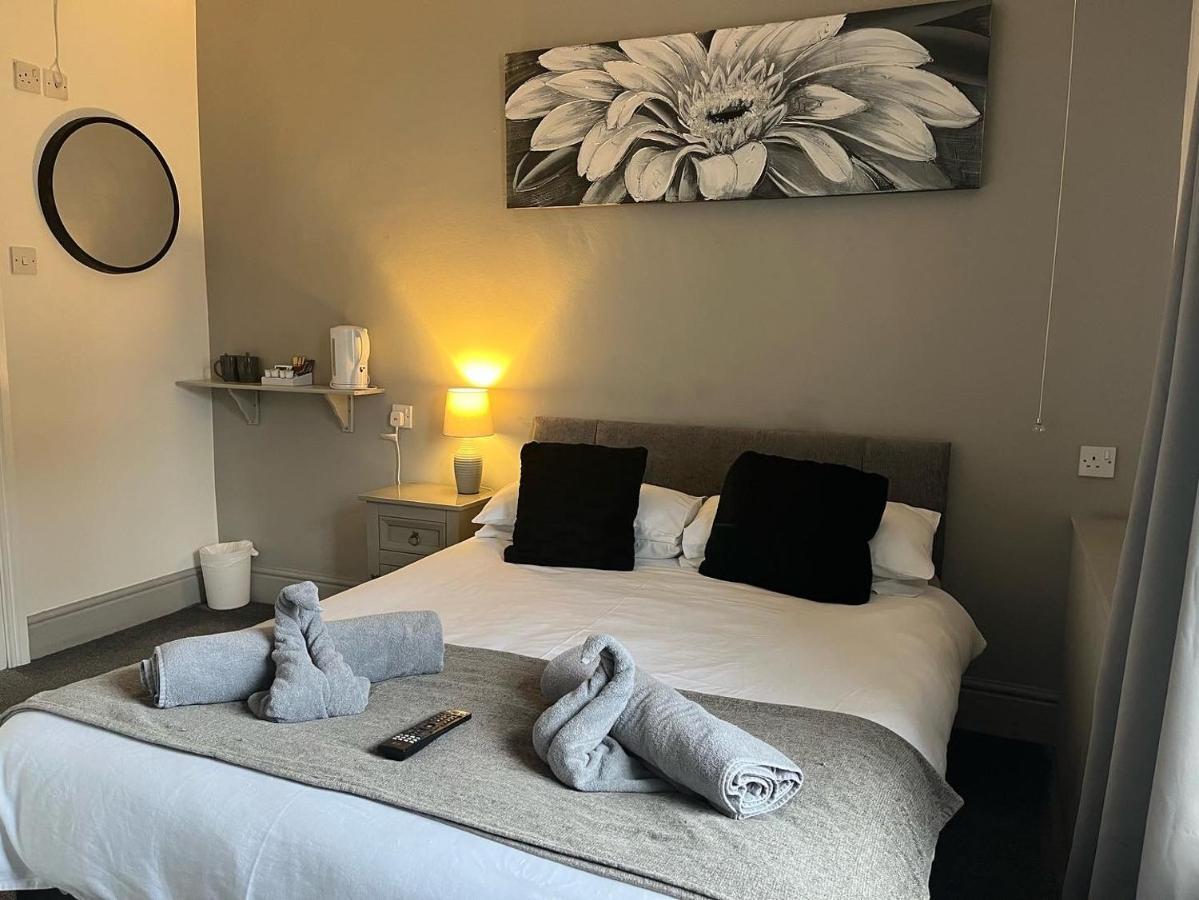 The Swan Hotel Kington  Eksteriør billede